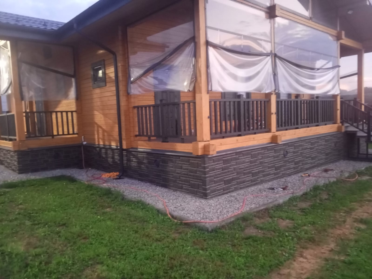 Монтаж террасы с ограждением и ступенями КП «Новое Голубино»